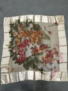 NINA RICCI 花柄シルクスカーフ