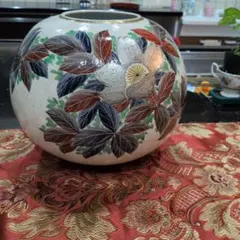 【新品】取り下げ　激安価格　九谷焼 花文壺 桐箱付き 直径24×高さ20cm 新品】取り下げ 激安価格 九谷焼 花文壺 桐箱付き 直径24×高さ20cm