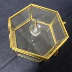 水晶　香水瓶ネックレスチャーム