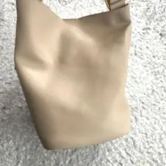 値下げSALE 美品　レディースバック　レザー　バケツ型　ショルダーバッグ　鞄