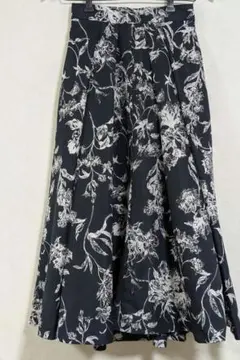 Final price reduction✨FRAY I.D✨ Volume tuck print skirt floral pattern S