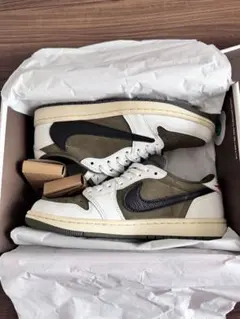 Travis Scott Air Jordan 1 Low リバースオリーブ