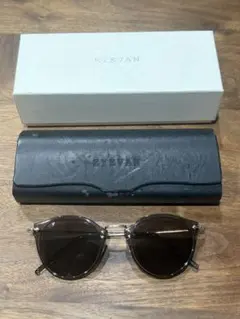 EYEVAN クリアフレーム ブラックレンズ サングラスのサムネイル