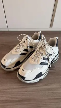 BALENCIAGA adidas Triple S バレンシアガ アディダスのサムネイル