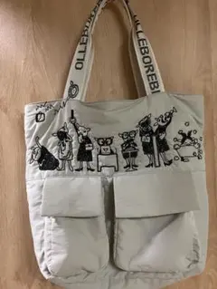 アルベロベロ 軽くて沢山入るトートバッグ ぶたちゃん刺繍 ベージュのサムネイル