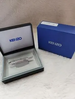 Item thumbnail for item ffb3ab61-2fb0-4d87-8d2d-14813d9cfe0c