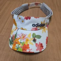adidas フラワープリント バイザー