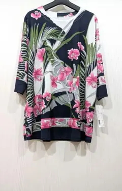 新品花柄お好きな方へ紺地花プリント七分袖チュニックXL
