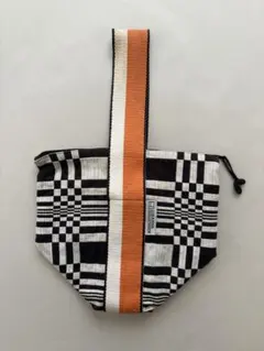 美品✨️】ISSEY MIYAKE 巾着型 トートバッグ ホワイト×ブラック