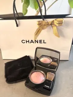 CHANEL パウダーチーク ピンク系 ブラシ付き