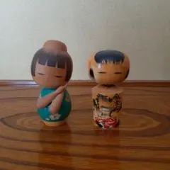 伝統的な手作りこけし人形　2体