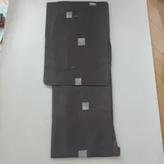 洗える夏の紗の着物 小紋 濃いグレー系 四角い花柄のサムネイル