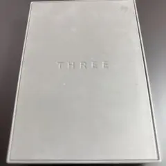 THREE ディメンショナルビジョンアイパレット 02のサムネイル