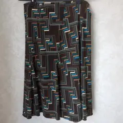 幾何学模様フレアスカート ひざ丈