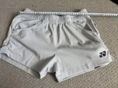 ヨネックス ライトグレー ショートパンツ