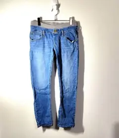 Item thumbnail for item 7064d86f-3ba7-439e-b69a-490e68a0a6ac