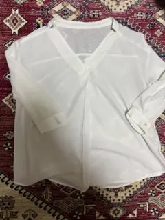 ホワイト シフォン Vネック 長袖シャツ
