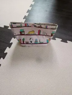 ハンドメイド ポーチ布バスケット 猫 棚柄