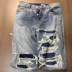 DIESELダメージ加工ライトブルーストレートジーンズ