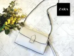 ZARA ザラ ショルダーバッグ 白 オフホワイト 鞄 長方形 ななめ掛けのサムネイル