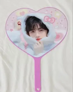 Hearts2Hearts ジウ うちわ キーホルダー トレカケース　セット Hearts2Hearts ジウ うちわ キーホルダー トレカケース セット - メルカリ