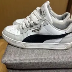 PUMA ホワイト/ブラック スニーカー