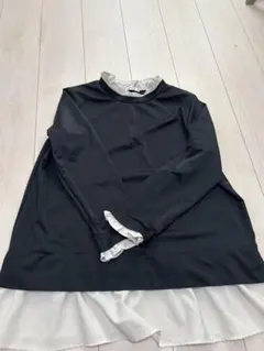 La-BEU フリル付き黒長袖トップス