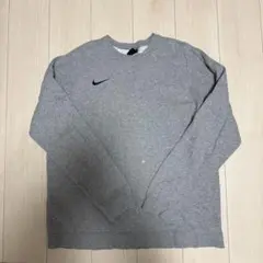 Nike グレー トレーナー (真ん中にシミあり)