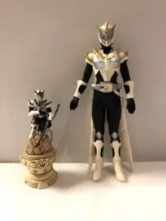 仮面ライダーファム ソフビとチェスピースフィギュア中古品2個セット