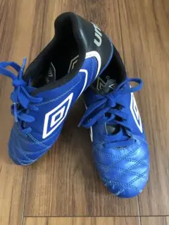 Umbro 青 スパイクシューズ　19cm