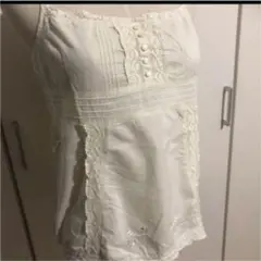 プーラフリームのレースキャミソール