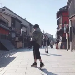 カーキジャケット&タイトスカート