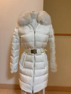 美品！プラダ　PRADA ホワイトダウンジャケットフォックスファー　ロング　44