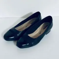 Clarks クラークス　ジュリエットモンテ　ローヒール　パンプス　23.5cmのサムネイル