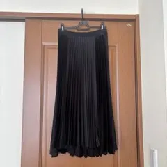 ユニクロUNIQLO Theory セオリー　黒プリーツスカート　卒業式　入学式