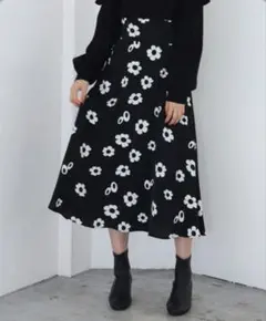 NICE CLAUPフレアスカート ポケット付き 花柄 GRL マリークワントのサムネイル