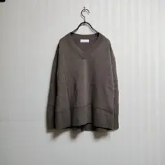 【グリーンレーベルリラクシング】Vネック　カシミヤ、アンゴラ混　ブラウン系ニット