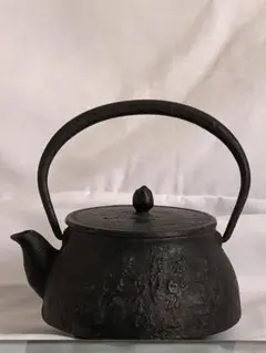未使用品、供箱付 南部高陽堂 15型笹文様 鉄瓶 南部鉄瓶 南部鉄器