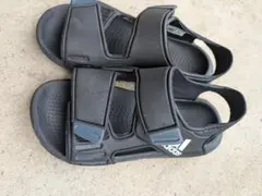 adidas ブラック サンダル マジックテープ　アディダス　21センチ　キッズ