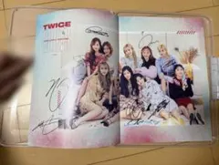 TWICE WORLD TOUR 2019 LIGHTS パンフレット