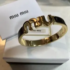【美品】【最安値】miumiu バングル ブレスレット ブラック ゴールドのサムネイル