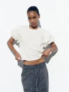 ZARA フリル付きリブ編みTシャツ トップス