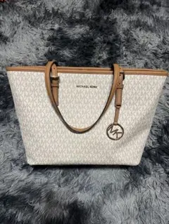 セール中です。MICHAEL KORS MKロゴトートバッグ