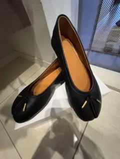 美品　ing tabi 足袋フラットシューズ　レザー