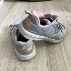 PUMA プーマ ソフトフォームスニーカー　24cm グレイ　ピンク