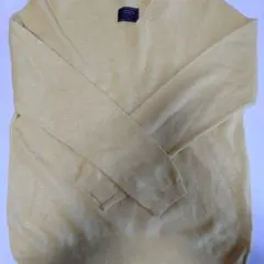 オンワード淡い黄色 Vネックセーター