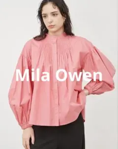 Mila Owen ピンタックスタンドカラー袖ボリュームブラウス