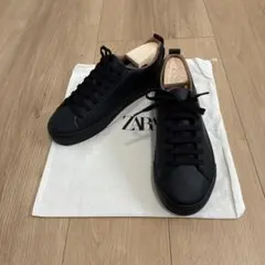 ZARA ブラック スニーカーのサムネイル