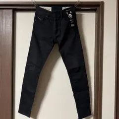 DIESEL スキニーフィット ブラックデニム