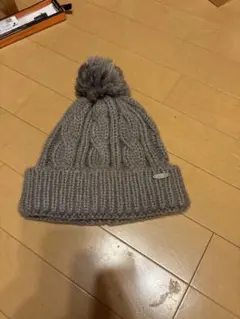 ニット帽子　グレー